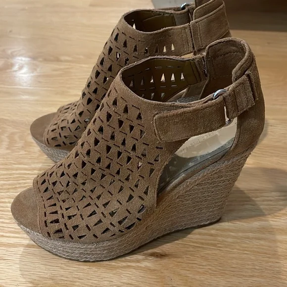 Marc Fisher suede platform espadrilles ~ size 7 ~ light brown - Picture 2 of 6